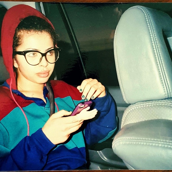 Meet your posher, Reyna - Picture 2 of 3